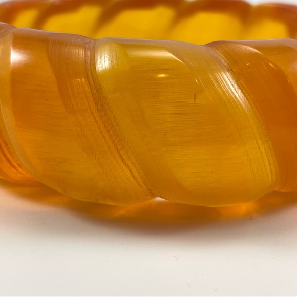 Vintage Bakelite Carved Twisted Rope Chunky Orange Statement Bangle Bracelet - Picture 5 of 6